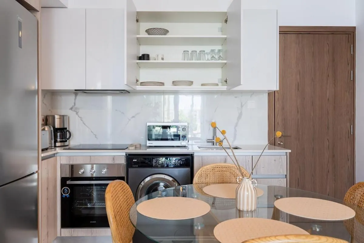 Lunette - Artful 1-Br Apartment & Balcony In Larnaca Cyprus