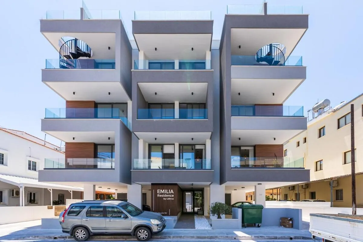 Lunette - Artful 1-Br Apartment & Balcony In Larnaca